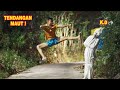 APES PRANK POCONG KENA TENDANG LUCU NGAKAK