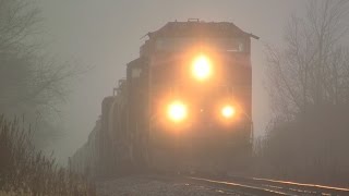preview picture of video 'BNSF 730 East - a Warbonnet in the Fog on 11-30-2014'
