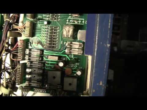 Examining ES's aux power board, burned traces and jumpered fuses - Pinballhelp.com [pbh14.1]