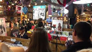 Kacey Musgraves - Feliz Navidad (Live from Grimey&#39;s Nashville)