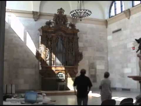 Installation of the Italian Baroque Organ at Memorial Art Gallery, June 2005