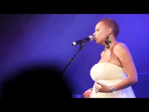 Stevy MAHY/E.sy KENNENGA -Beautiful /Es ou paré /sous ton charme(LIVE @ TRIANON Paris Mai 2012)