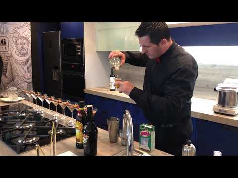 Jure Vojkovic priprema pobjednicki koktel