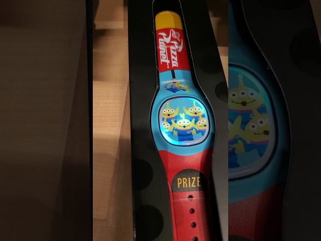 Vídeo relacionado con Disney Calcetines unisex de Toy Story (juego de 5) | Estampados multicolor de Pizza Planet y los personajes | Para uso diario | Varios estampados en rojo, azul, blanco, verde y amarillo