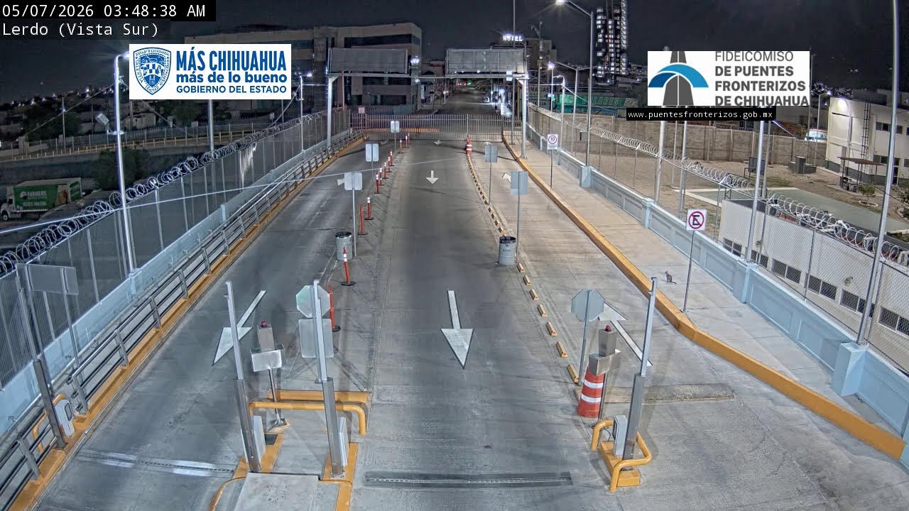 Live webcam view of Lerdo Bridge South Crossing Cam