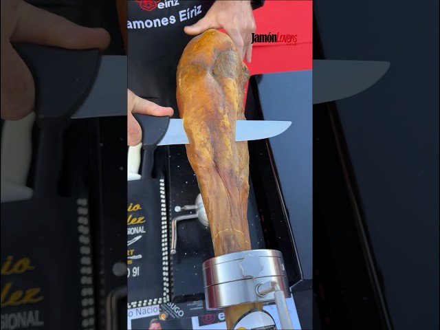 Vídeo relacionado con Jamonprive - Cuchillo Jamonero con Protector Anti-accidentes para Zurdos & Diestros (30 cm) - Ideal para cortar el Jamón Serrano e Ibérico
