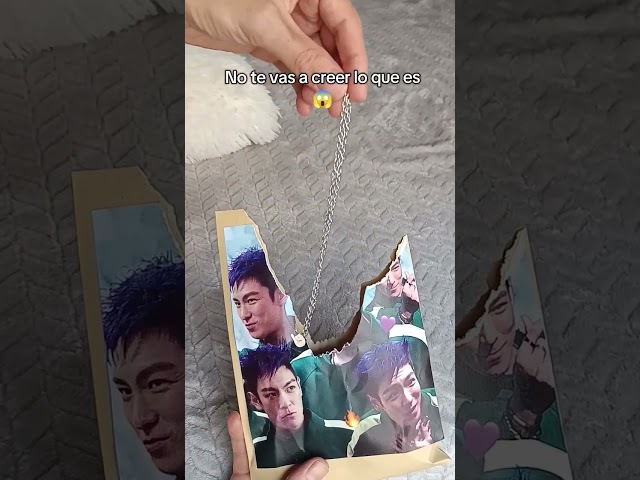 Vídeo relacionado con GXGM Collar de El juego del calamar, con forma de cruz y compartimento secreto, colgante de cruz, diseño de metal 3D