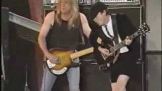 AC/DC - Hell Ain't A Bad Place To Be - Live