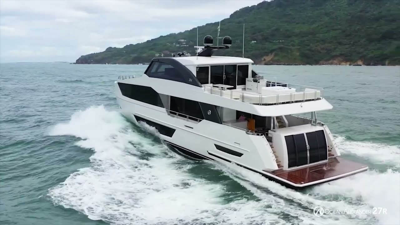 Ocean Alexander 27R - Revolution