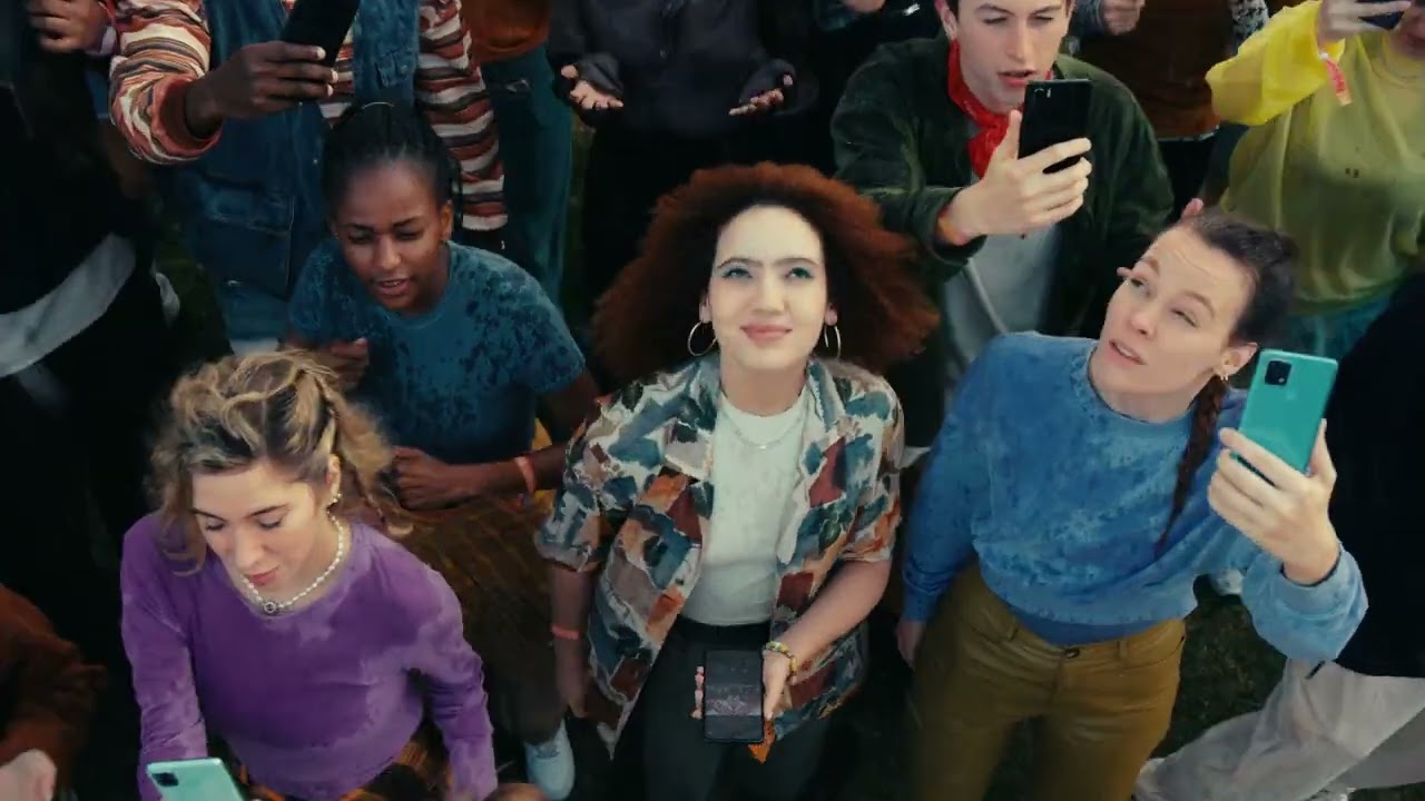 OPPO Reno12 FS 5G 12/512GB (Amber Orange) video preview