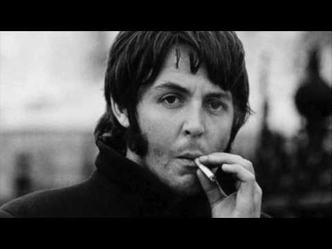 Paul Is Not Dead: Left Hand vs Right Hand