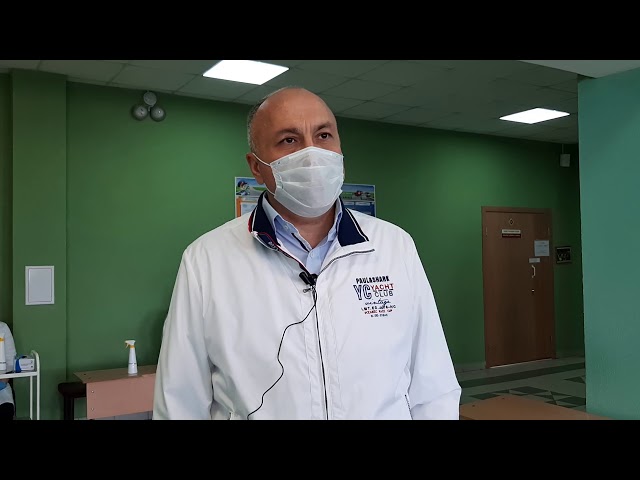 Марсель Шәйдуллин сайлау участокларының эшчәнлеге белән кызыксынды һәм тавыш бирде