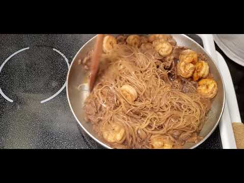 BEST CAMBODIAN NOODLE | Stir Fry Rice NOODLE With Beef and Jumbo Shrimp