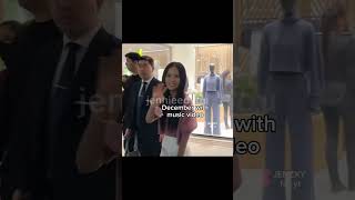 Download lagu Jisoo spoiling comeback 😱#jennie #jisoo #blackpink #lisamanoban #lalisa #rosé #rose #blink #yg mp3