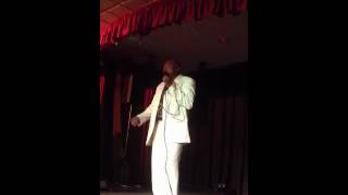 Carl Ashington Sings Lonely Girl Live