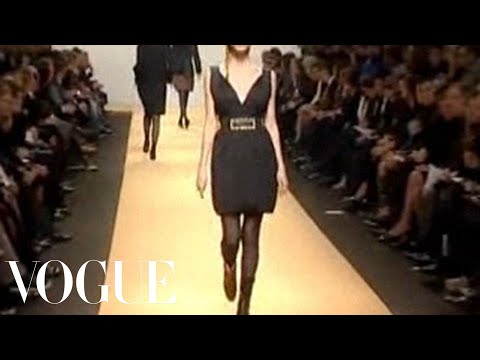 Fashion Show - Alberta Ferretti: Fall 2006 Ready-to-Wear