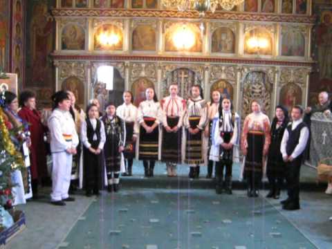 06 - Concert de colinde  - Craiesti Mures - Corul scolii din Pogaceaua - MVI_2459.AVI