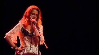 Bethany Joy Lenz | Quicksand (Lyrics &amp; Traduction)