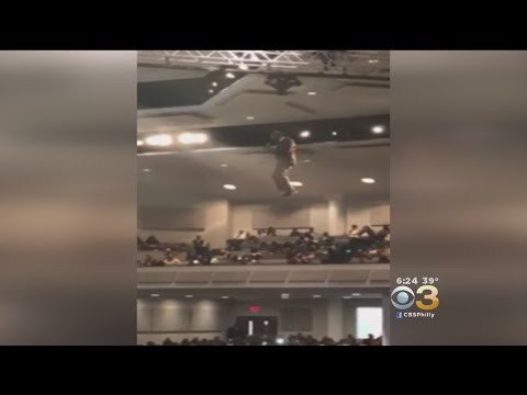 Pastor 'Flies' To Pulpit During Sunday Service