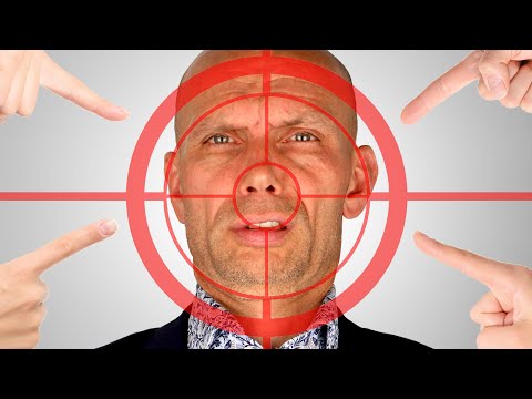 5 Zeichen, dass Dein Chef Dich nicht mag  (+ was du jetzt tun solltest)