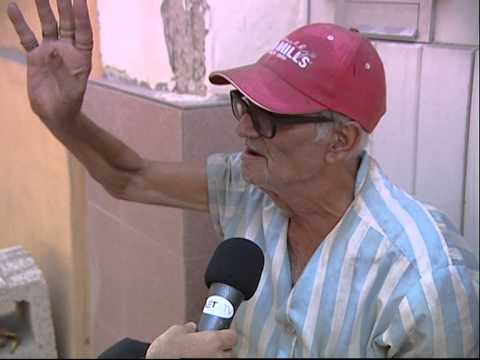 Wara li l-bieb tad-dar tieghu ha n-nar, John Laus jitkellem dwar l-incident