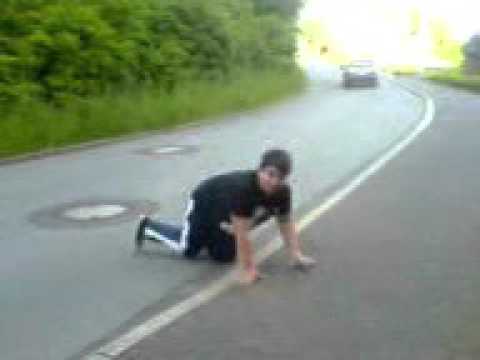 YOZGATLI WIRD FAST ÜBERFAHREN