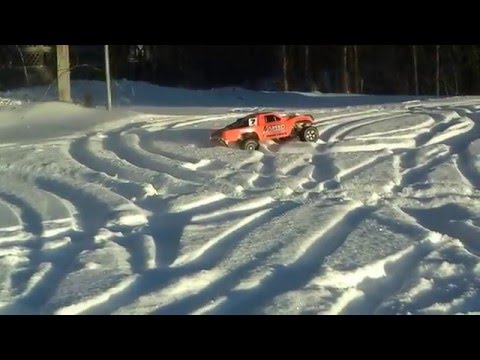 Traxxas Slash 2wd in snow (brushless)