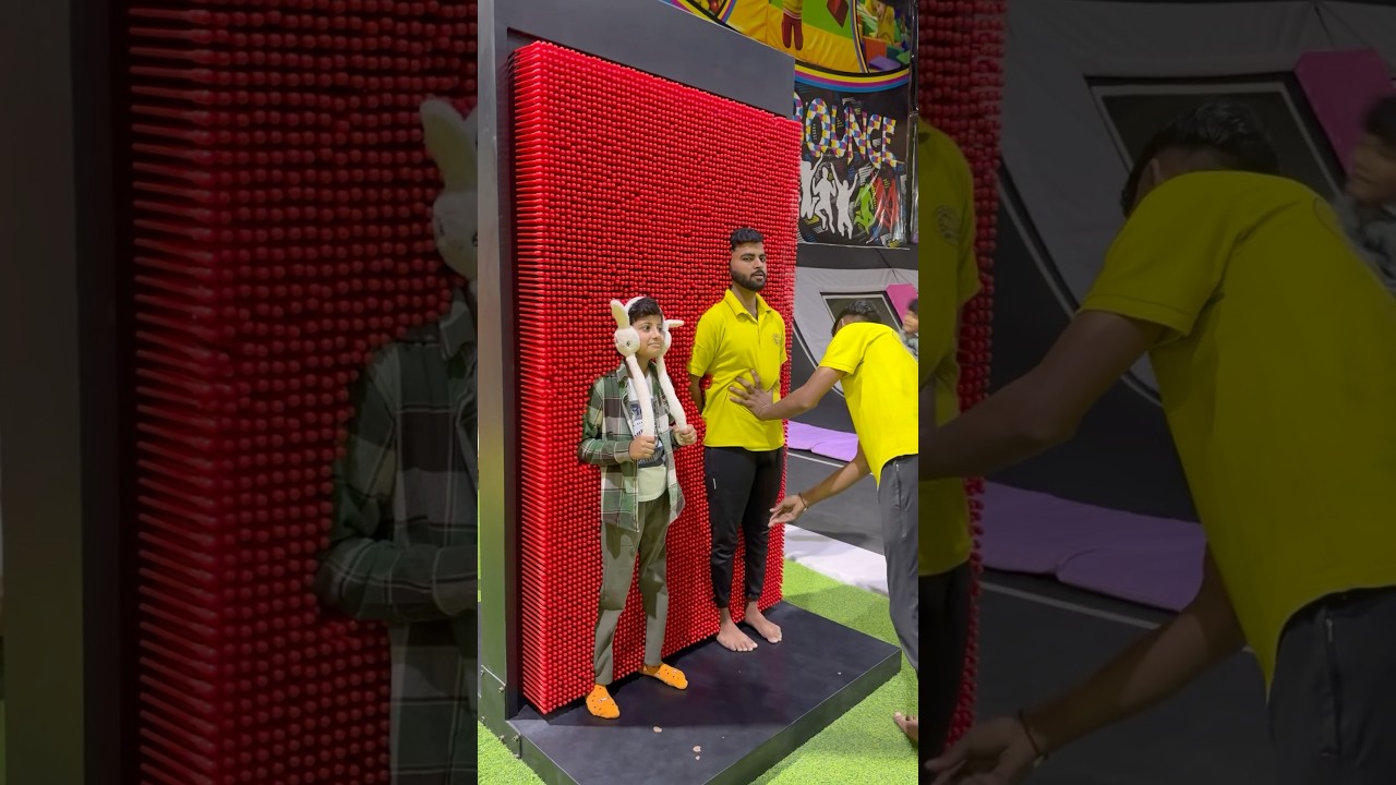 wait for the children's reaction 😱🤫😂 #dance #friends #dancer #danceinpublic #anshkukreja #khairiy...