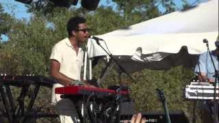 Toro y Moi - Low Shoulder (Live at Lollapalooza 2012)