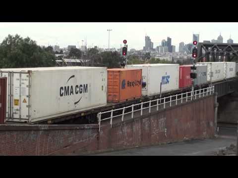 Bunbury Street: PN Mildura freighter.