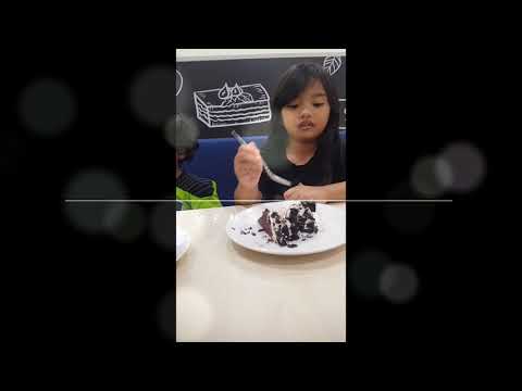 Na'ifah & Adhwa' - Cakes!