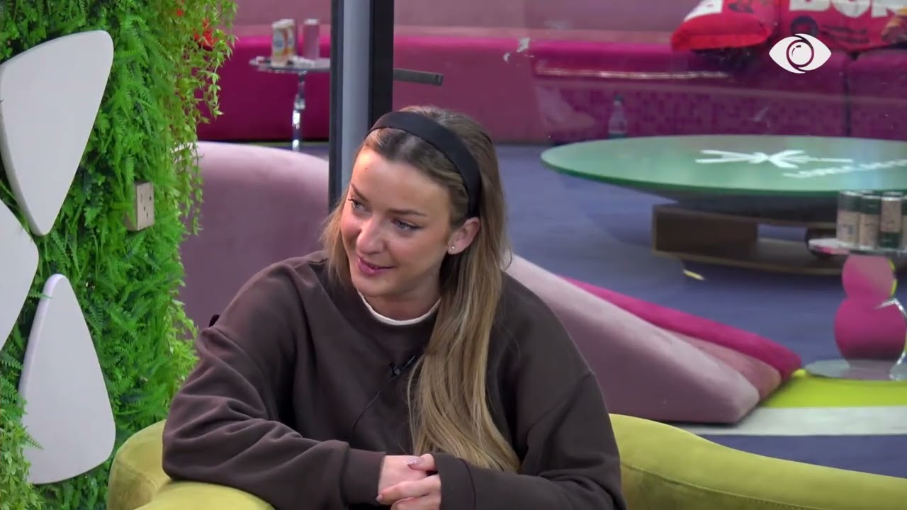 “Je në terezi çfarë flet?”/ Juela debaton me Artanin: Kam identitet!