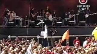 A Camp - Walking The Cow (Hultsfred 2002)