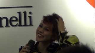 Simona Molinari racconta la sua canzone "Mentimi" alla Feltrinelli di Napoli - FULL HD