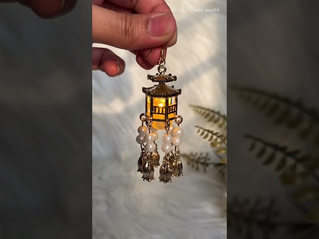 Vídeo relacionado con Pendientes de tuerca luminosos LED para mujer, aretes con iluminación LED, cambian de color, parpadeantes, perfectos para Halloween, fiesta de Navidad, cumpleaños, discoteca, rosa, Altoa única