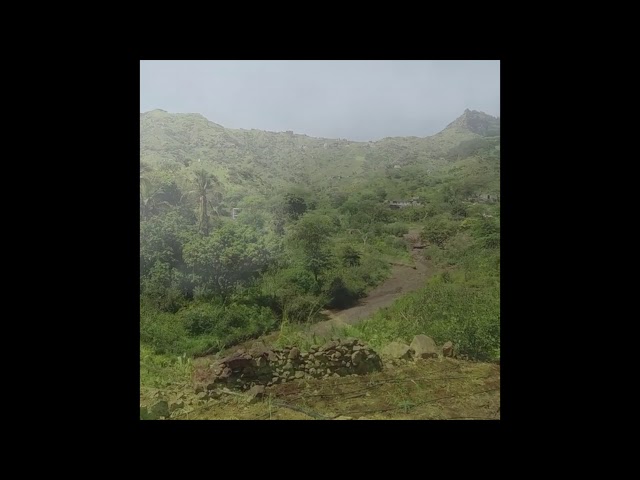 Vídeo relacionado con Hiace: Antropología de las carreteras en la isla de Santiago (Cabo Verde): 01 (L'Observatori)