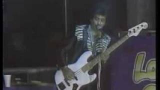 Los Tigres del Norte - Ojos negros nunca engañan En vivo