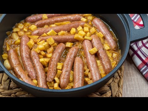 Salchichas en salsa con patatas ¡fácil, rápida y económica!