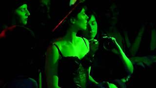 The Fiery Furnaces - Here Comes The Summer [Live - An Club Athens 2010] [HD]