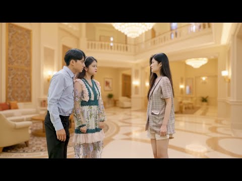 The Young Lady Who Played With Her Friends Innocently, But Unexpectedly, Her Friends Almost Stole...