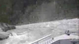 preview picture of video 'Jetboat up Argo Riffle on Rogue River'