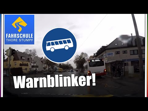 Richtig reagieren beim Warnblinker eines Busses | Fahrschule Stumpf