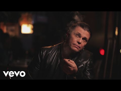 Gianluca Grignani - Tu che ne sai di me (Official Video)