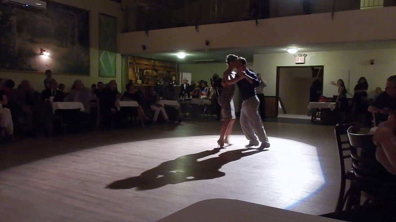 Milonga Querida bailada por Mario De Camillis y Constanza Vecslir