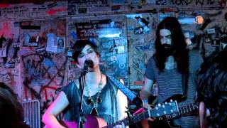 Nicole Atkins-- Hotel Plaster live