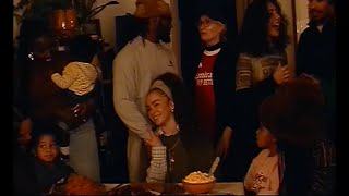 Download lagu Ella Eyre - little things mp3