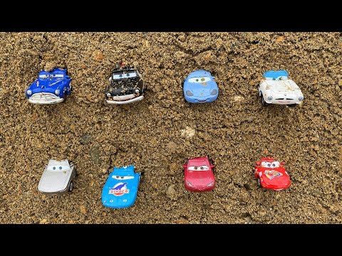 Disney Pixar Cars,Looking For Lightning McQueen,Holley Shiftwell,Tow Mater