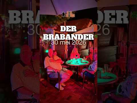 Even achter de schermen: soundcheck, last-minute coördinatie en dan het podium op. Voor elke av