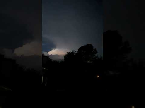 Llegando la tormenta eléctrica a Villa Giardino