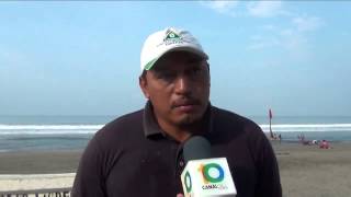 Miles de vacacionistas abarrotan playas de Puerto Arista